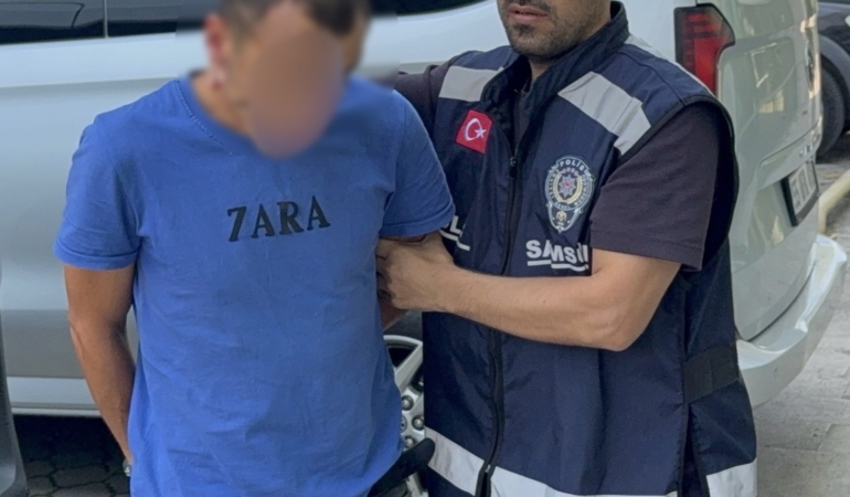 BOŞANMA AŞAMASINDAKİ EŞİNİ BIÇAKLA YARALADI