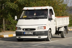Samsun'da motosiklet kamyona çarptı, 2 kişi yaralandı