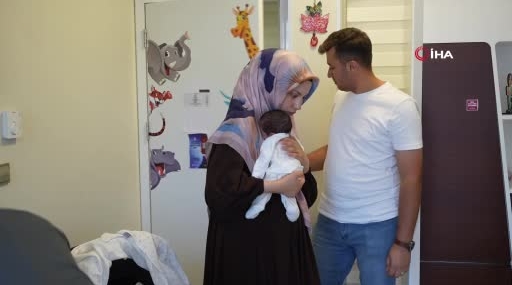 Samsun'da organları dışarıda doğan bebek sağlığına kavuştu