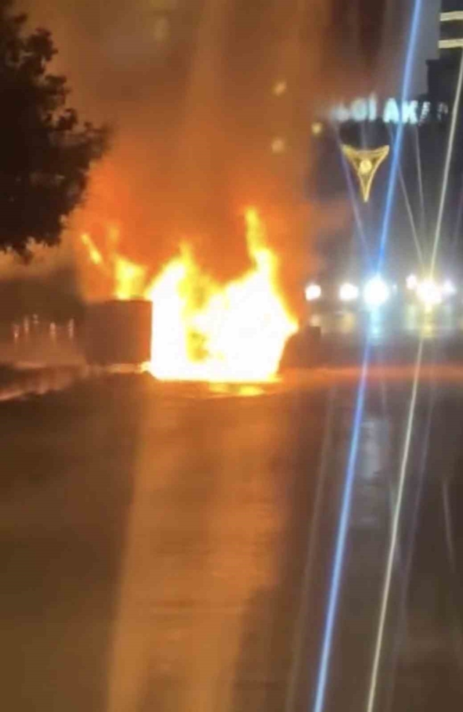 Samsun'da seyir halindeki otomobilde yangın çıktı