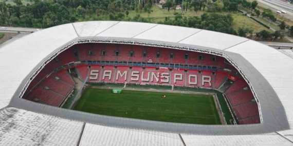 Samsunspor'un 19 Mayıs Stadyumu'nda hibrit çim uygulaması başladı