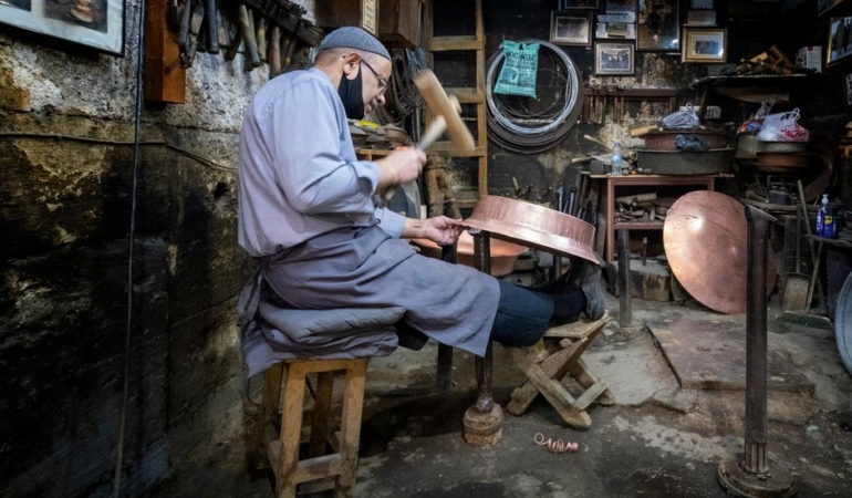 Şanlıurfa'da Bakırcılık Geleneği Yaşatılıyor