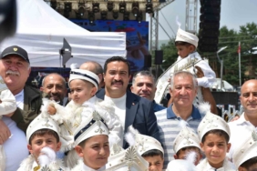 Sarıkamış'ta 300 çocuğa toplu sünnet şöleni düzenlendi