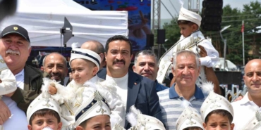 Sarıkamış'ta 300 çocuğa toplu sünnet şöleni düzenlendi