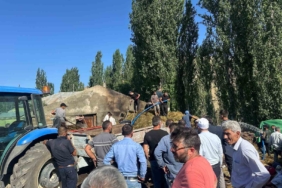 Sarıkamış'ta 800 balya ot yangında kül oldu
