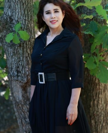 Selda Bağcan, Balıkesir'de 50 Bin Kişiye Konser Verdi