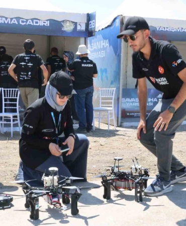 Siirt'te Savaşan İHA Yarışması Devam Ediyor