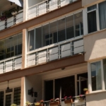 Siirt'te apartmanın balkonunda piknik tüpü patladı