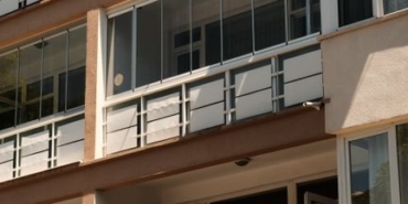 Siirt'te apartmanın balkonunda piknik tüpü patladı