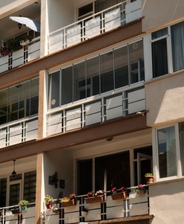 Siirt'te apartmanın balkonunda piknik tüpü patladı