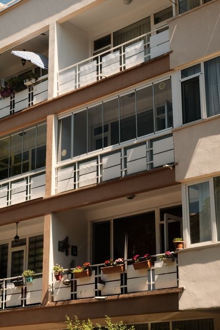 Siirt'te apartmanın balkonunda piknik tüpü patladı