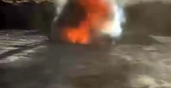 Siirt'te demiryolu şantiyesinde iş makinesi yandı