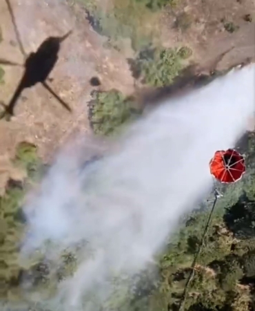 Sındırgı'daki yangına 6 uçak ve 6 helikopterle müdahale