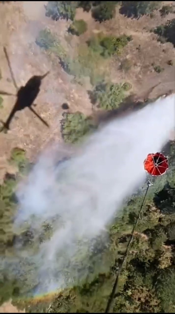 Sındırgı'daki yangına 6 uçak ve 6 helikopterle müdahale
