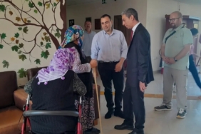Sinop'ta huzurevi sakinleri için doğum günü kutlaması
