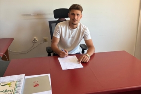 Sivasspor, Ayberk Selvili ile 3 Yıllık Sözleşme İmzaladı
