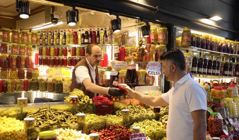 Sivas'ta Mısır Koçanı Turşusu Raflarda Yerini Aldı