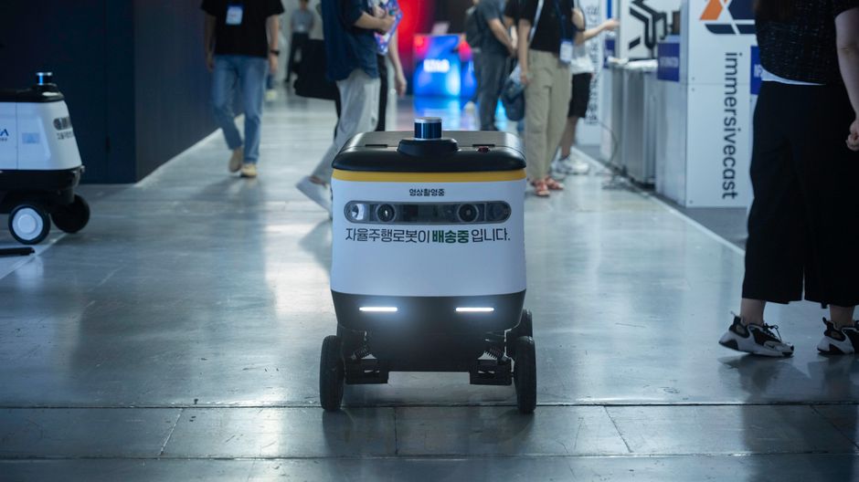 Sivas'ta Yapay Zeka Destekli Otonom Forklift Geliştirildi