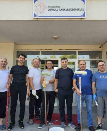 Sivas'ta eğitimciler köy okulunu yeni döneme hazırladı