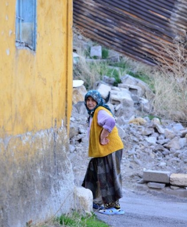 Sivas'ta minibüs şarampole devrildi: 4 ölü, 10 yaralı