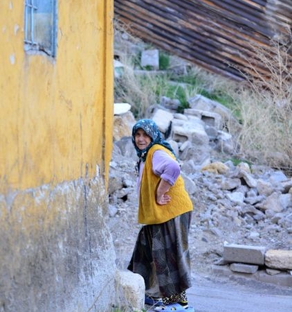 Sivas'ta minibüs şarampole devrildi: 4 ölü, 10 yaralı