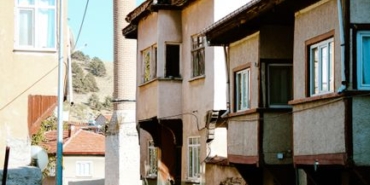 Sivrihisar'da otomobil ve motosiklet çarpıştı, 2 yaralı