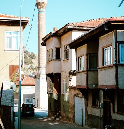 Sivrihisar'da otomobil ve motosiklet çarpıştı, 2 yaralı
