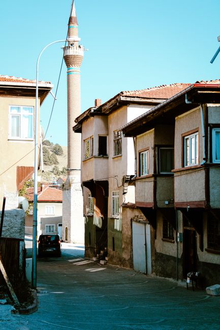 Sivrihisar'da otomobil ve motosiklet çarpıştı, 2 yaralı