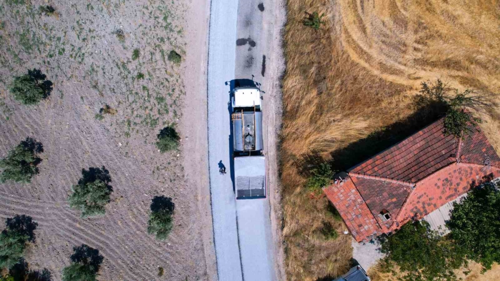 Soma'da ulaşım konforunu artıracak yol çalışması başladı