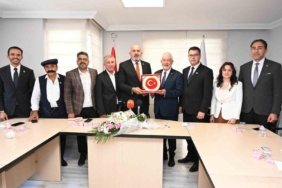 Şükrü Başdeğirmen, Yılın En Başarılı Belediye Başkanı Ödülünü Aldı