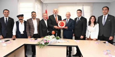 Şükrü Başdeğirmen, Yılın En Başarılı Belediye Başkanı Ödülünü Aldı