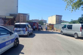 Sultanbeyli'de çatı çökmesi: 1 işçi ağır yaralı