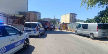 Sultanbeyli'de çatı çökmesi: 1 işçi ağır yaralı