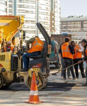 Sultanhisar'da yol bakım ve onarım çalışmaları devam ediyor