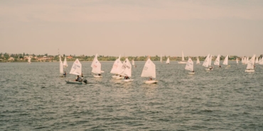TAYK-Eker Olympos Regatta'da genç yelkenciler rüzgarla yarıştı