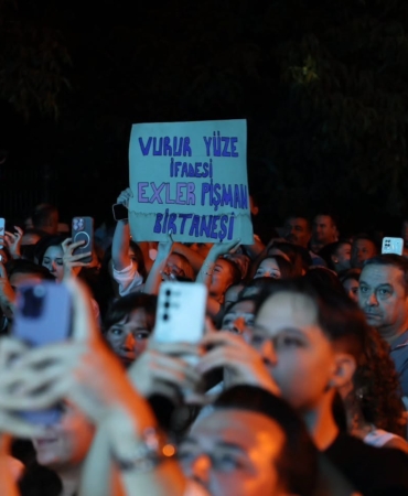 Tavas Zeybek Festivali'nde Merve Özbey rüzgarı esti
