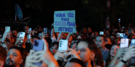 Tavas Zeybek Festivali'nde Merve Özbey rüzgarı esti