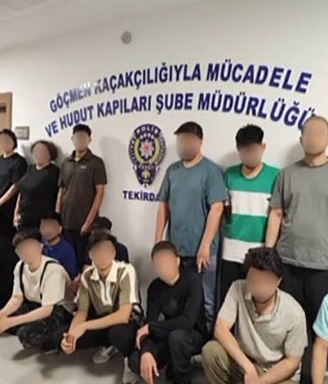 Tekirdağ'da 19 düzensiz göçmen yakalandı, sürücü tutuklandı
