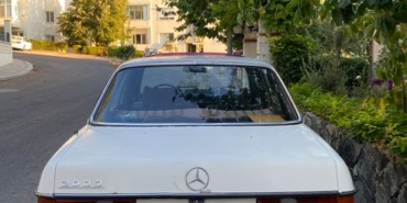 Tekirdağ'da U dönüşü yapan otomobil refüje çıktı, 1 yaralı