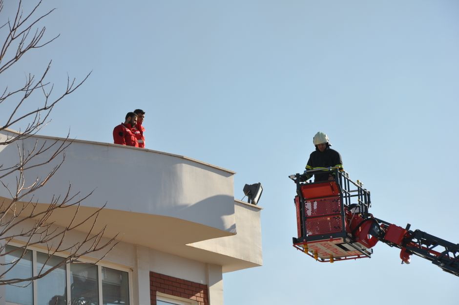 Tekirdağ'da metruk binada yangın paniği yaşandı