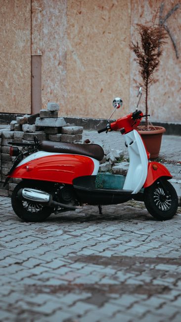 Tekirdağ'da motosikletle minibüs çarpıştı, sürücü yaralandı
