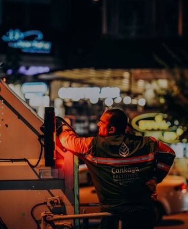 Terme Belediyesi'nden Suriye'ye Çöp Kamyonu Bağışı