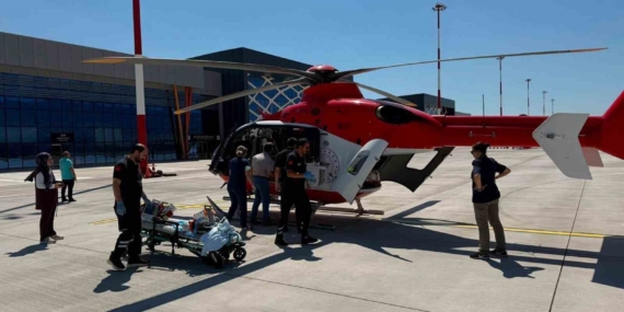 Tokat'ta 4 aylık bebek hava ambulansı ile İstanbul'a sevk edildi
