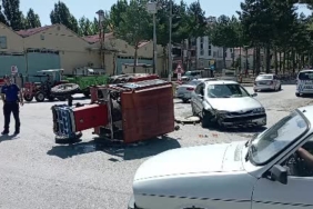 Tokat'ta otomobil ile traktör çarpıştı, yaralı yok