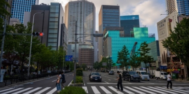 Tokyo'da 5.9 büyüklüğünde deprem: 2 yaralı