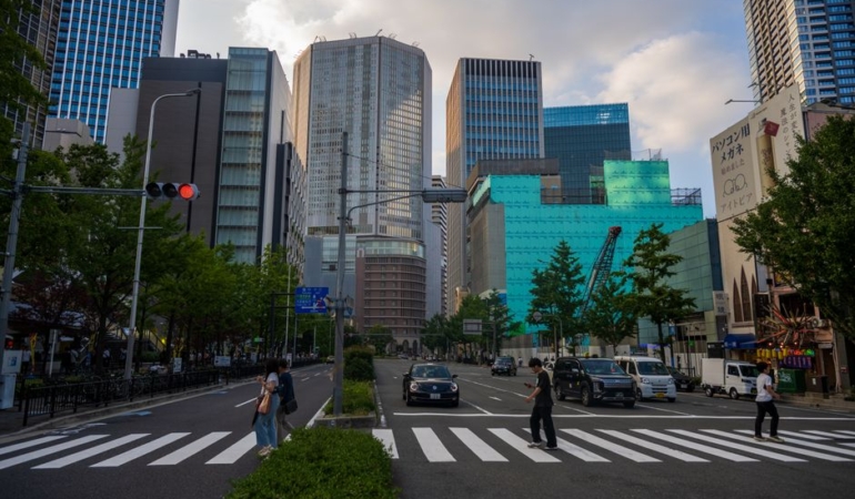 Tokyo'da 5.9 büyüklüğünde deprem: 2 yaralı