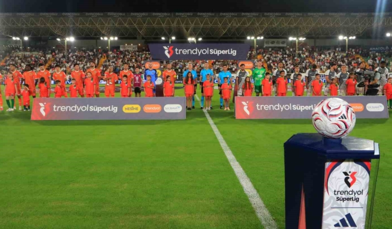 Trendyol Süper Lig'de Corendon Alanyaspor ile Beşiktaş Beraberlikte