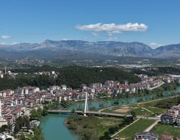 Tuğba Özay'dan Manavgat'ta Çöp Cezası Çağrısı