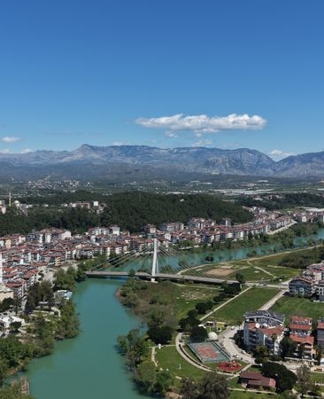 Tuğba Özay'dan Manavgat'ta Çöp Cezası Çağrısı