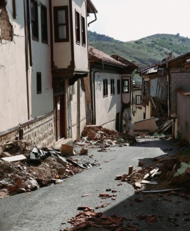 Tunceli'de sağanak yağış köy yollarında hasara neden oldu